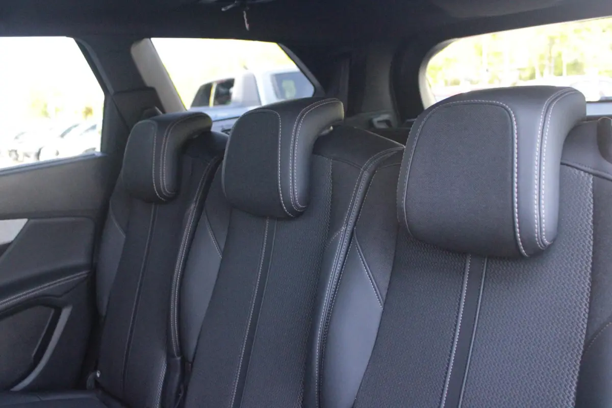1.6 180PK AUTOMAAT GT | PANORAMA SCHUIF/KANTEL DAK | FOCAL AUDIO SYSTEM | 7-PERSOONS! | NAVIGATIE | APPLE CARPLAY/ANDROID AUTO | ADAPTIVE CRUISE CONTROL | BLACK PACK | FULL LED KOPLAMPEN | D