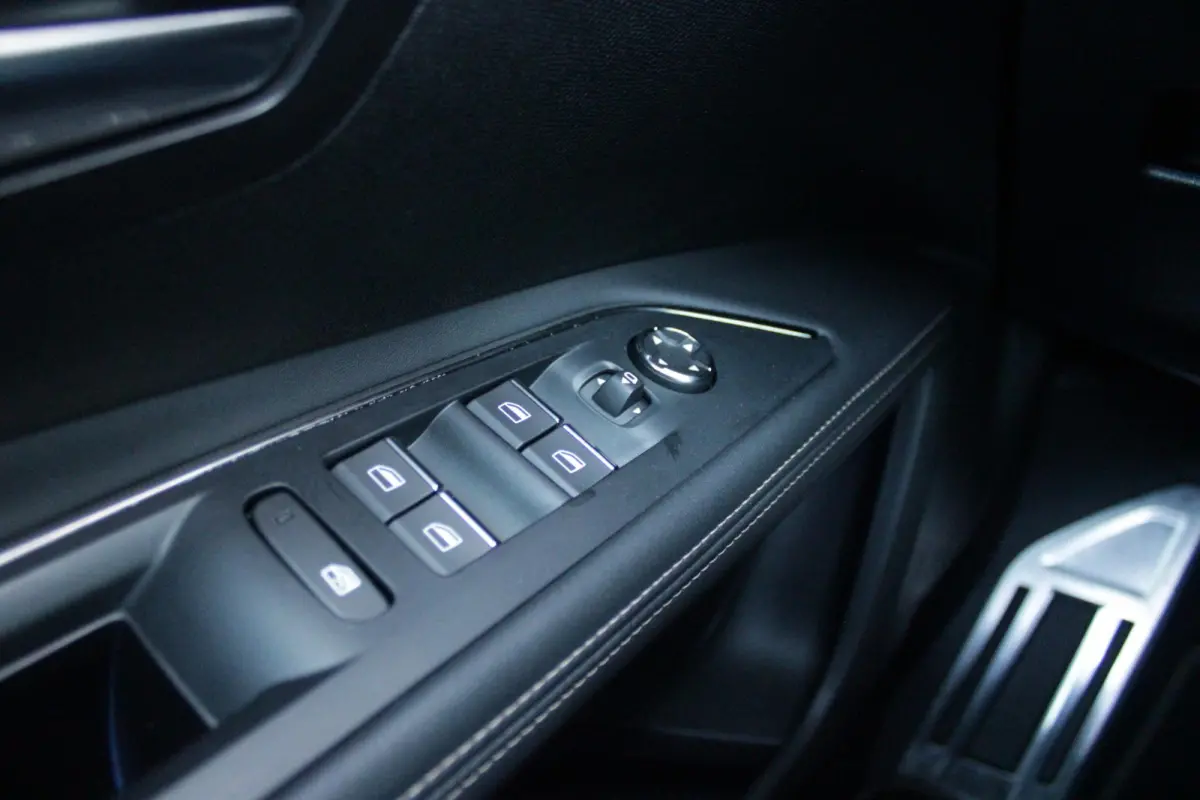 1.6 180PK AUTOMAAT GT | PANORAMA SCHUIF/KANTEL DAK | FOCAL AUDIO SYSTEM | 7-PERSOONS! | NAVIGATIE | APPLE CARPLAY/ANDROID AUTO | ADAPTIVE CRUISE CONTROL | BLACK PACK | FULL LED KOPLAMPEN | D