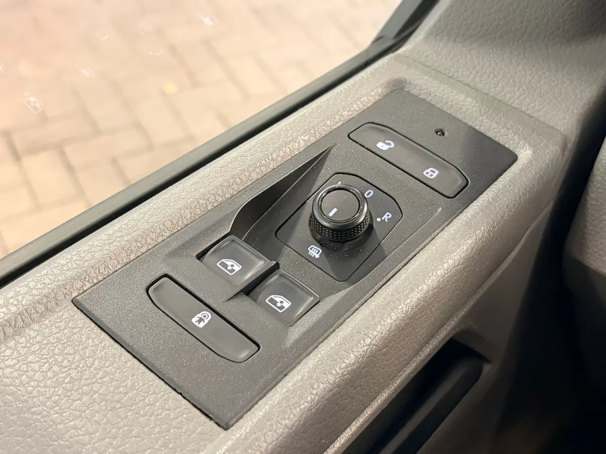 2.0 TDI L2H1 | 2 x SCHUIFDEUR | NAVI | CRUISE | TREKHAAK |