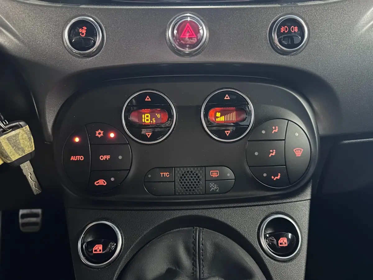 1.4 T-Jet Abarth Turismo LEDER / CLIMA / NAVI