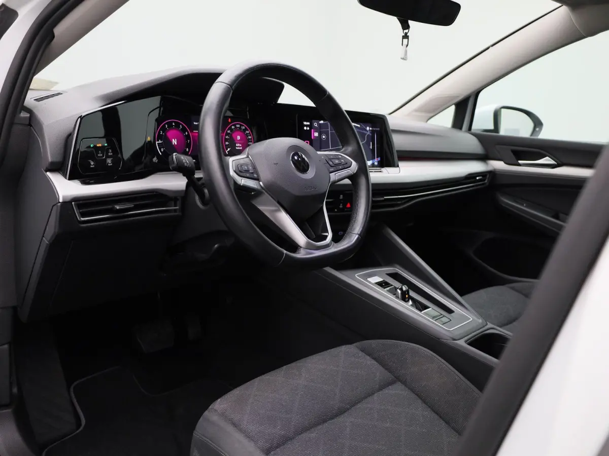 1.0 eTSI Life | Automaat | Stoel - Stuur Verwarming | Navigatie | Apple CarPlay/ Android Auto | Parkeersensoren | LMV | LED |