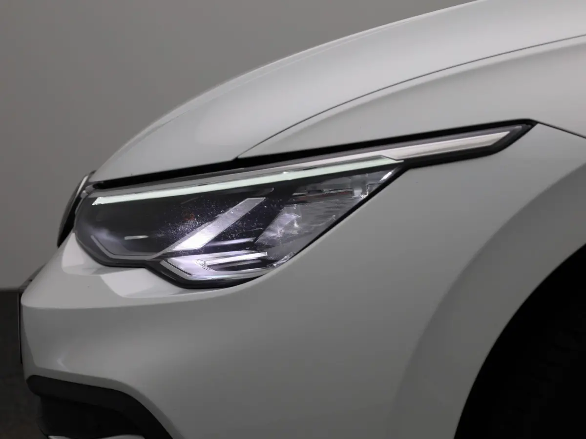 1.0 eTSI Life | Automaat | Stoel - Stuur Verwarming | Navigatie | Apple CarPlay/ Android Auto | Parkeersensoren | LMV | LED |