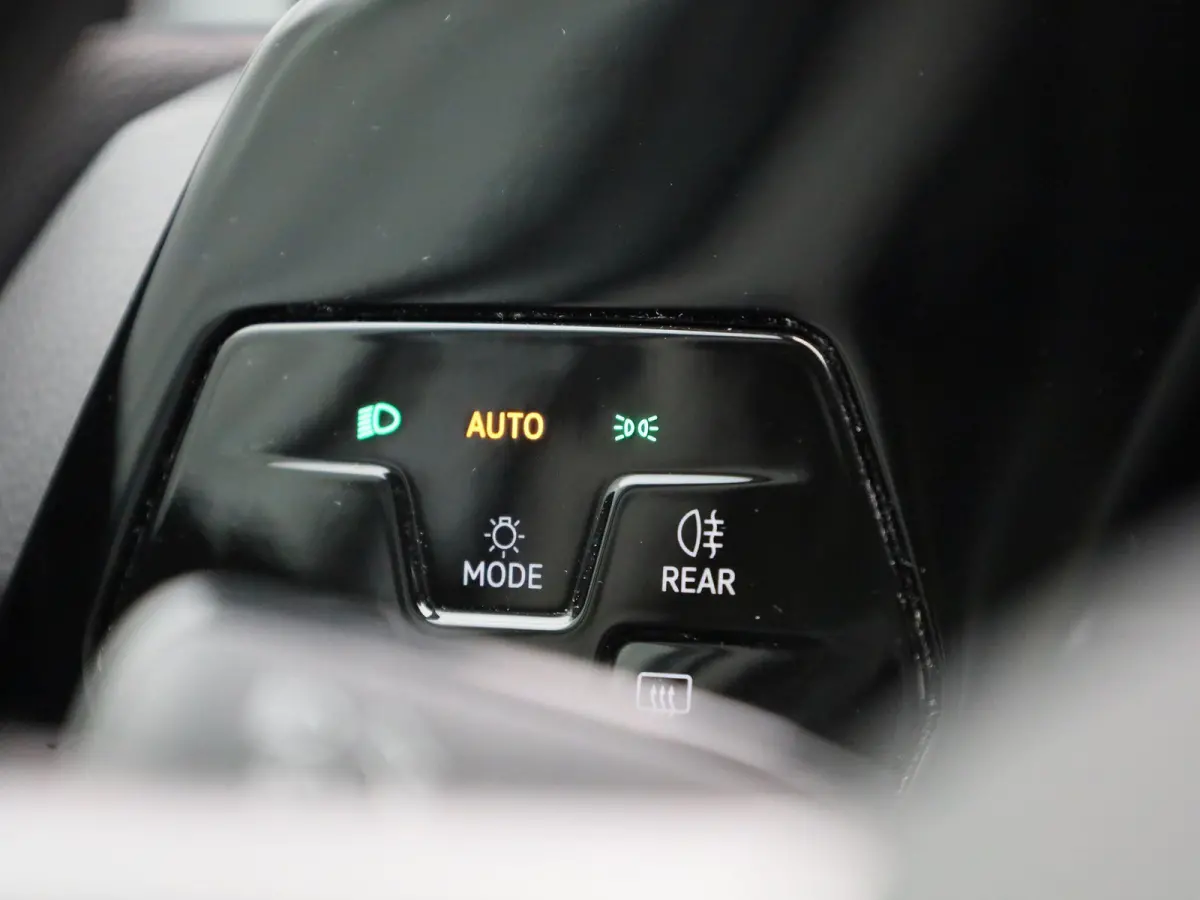 1.0 eTSI Life | Automaat | Stoel - Stuur Verwarming | Navigatie | Apple CarPlay/ Android Auto | Parkeersensoren | LMV | LED |