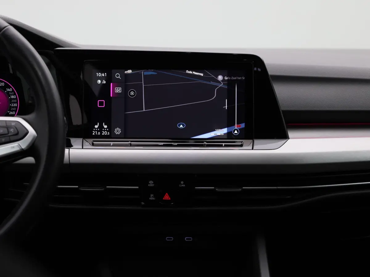 1.0 eTSI Life | Automaat | Stoel - Stuur Verwarming | Navigatie | Apple CarPlay/ Android Auto | Parkeersensoren | LMV | LED |