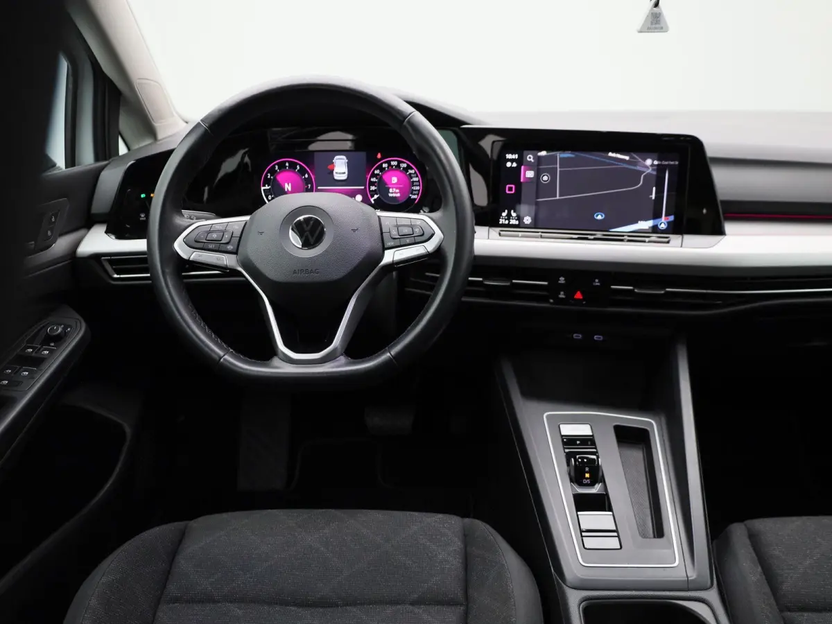 1.0 eTSI Life | Automaat | Stoel - Stuur Verwarming | Navigatie | Apple CarPlay/ Android Auto | Parkeersensoren | LMV | LED |