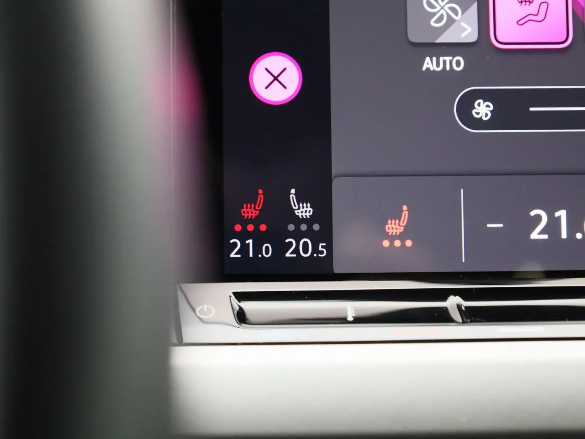 1.0 eTSI Life | Automaat | Stoel - Stuur Verwarming | Navigatie | Apple CarPlay/ Android Auto | Parkeersensoren | LMV | LED |