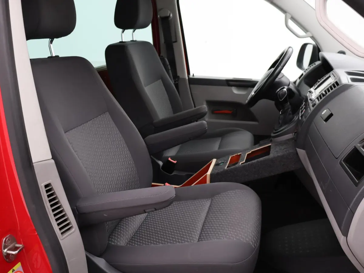 2.0 TDI 140 PK DSG AUT. L1H1 PERSONENBUS + 220V + CAMERA | NAVIGATIE | TREKHAAK | STANDKACHEL