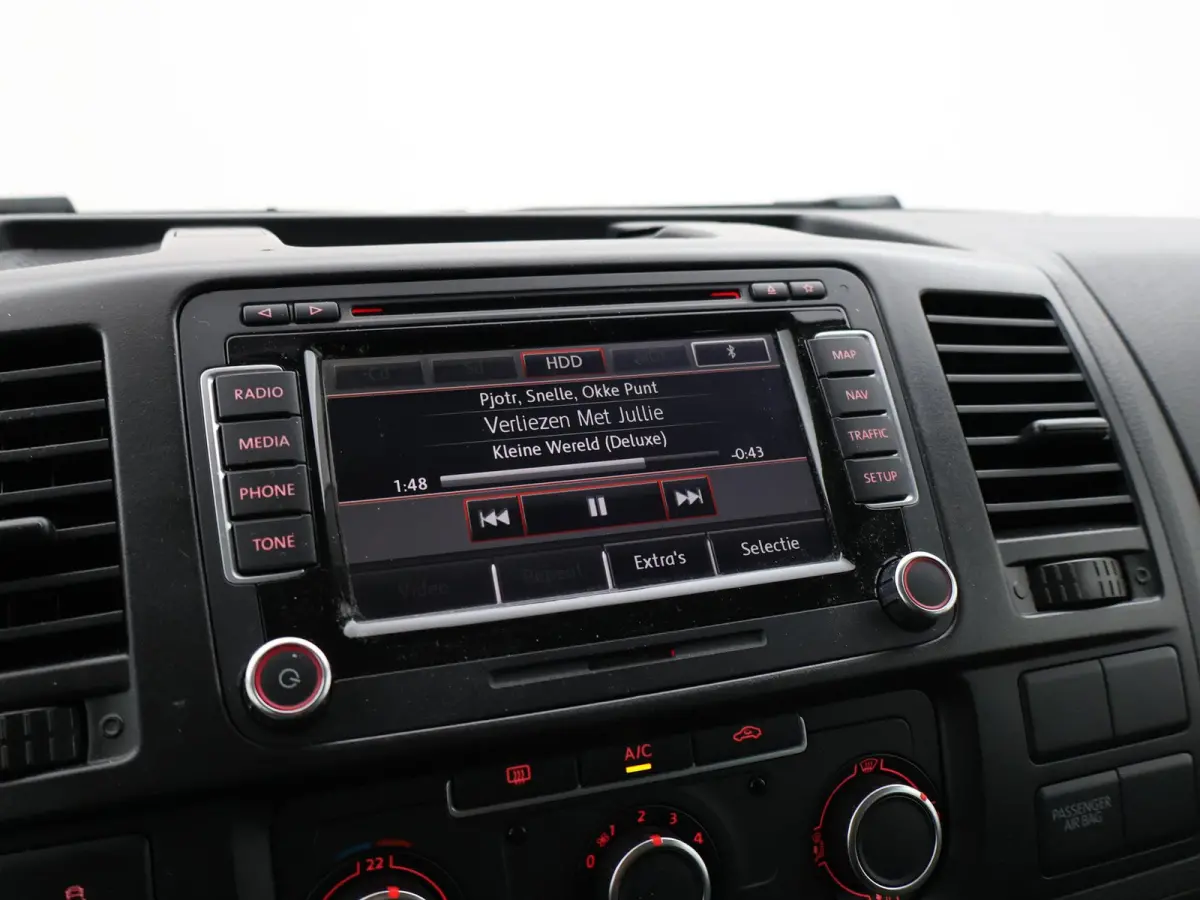 2.0 TDI 140 PK DSG AUT. L1H1 PERSONENBUS + 220V + CAMERA | NAVIGATIE | TREKHAAK | STANDKACHEL