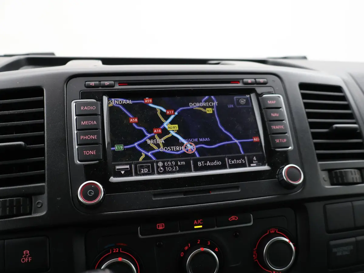 2.0 TDI 140 PK DSG AUT. L1H1 PERSONENBUS + 220V + CAMERA | NAVIGATIE | TREKHAAK | STANDKACHEL