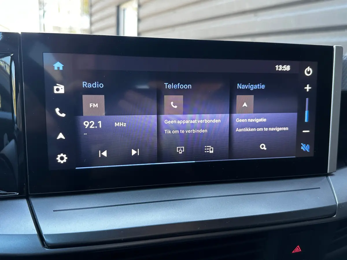 1.2 Turbo Hybrid GS | STUUR, STOEL EN VOORRUITVERWARMING| DODEHOEK DETECTIE| CAMERA + SENSOREN| NAVIGATIE + APPLE CARPLAY/ANDROID AUTO|