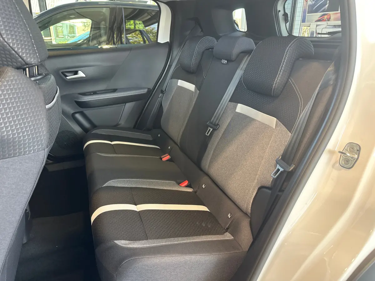 1.2 Turbo Hybrid GS | STUUR, STOEL EN VOORRUITVERWARMING| DODEHOEK DETECTIE| CAMERA + SENSOREN| NAVIGATIE + APPLE CARPLAY/ANDROID AUTO|
