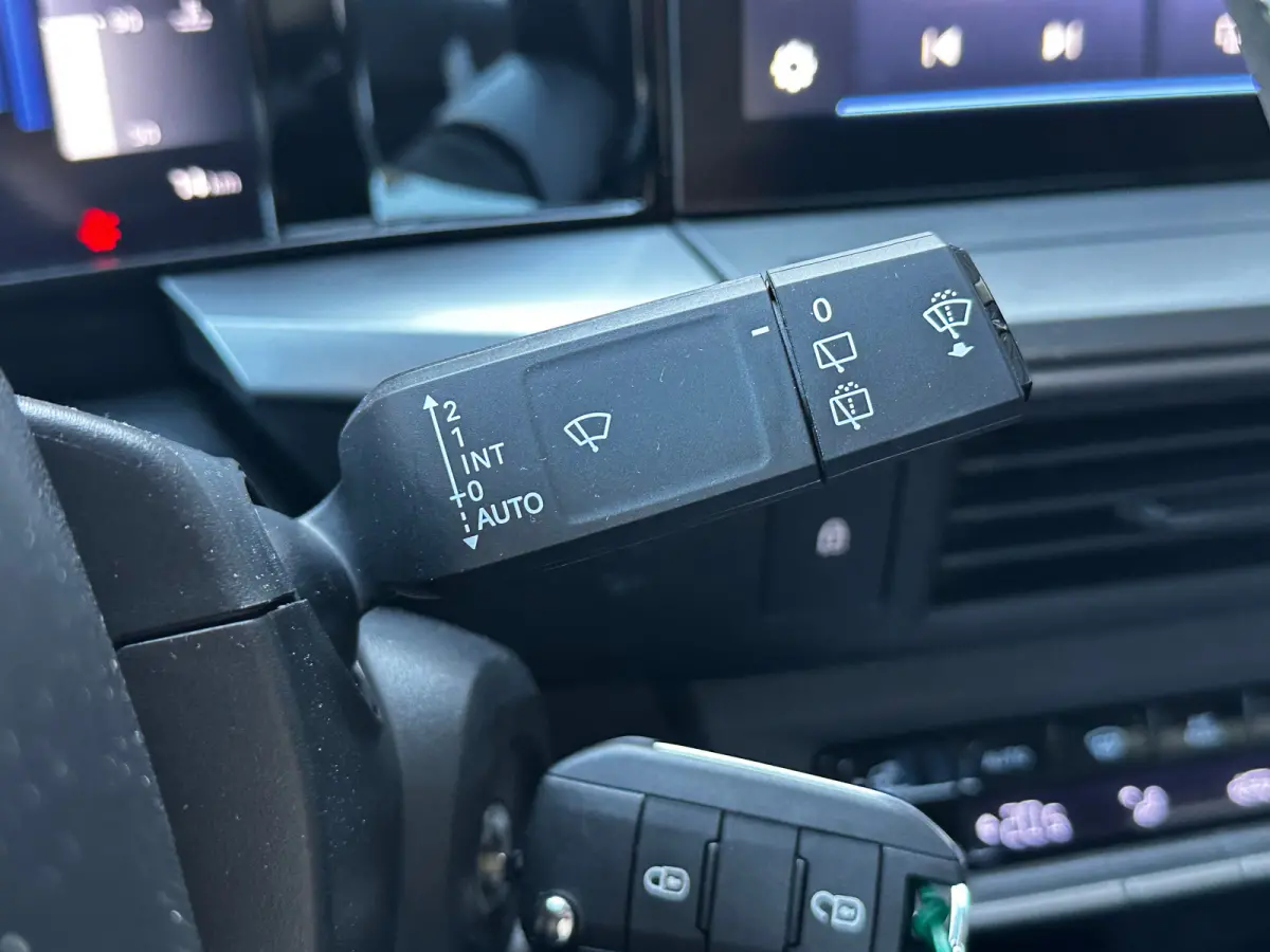 1.2 Turbo Hybrid GS | STUUR, STOEL EN VOORRUITVERWARMING| DODEHOEK DETECTIE| CAMERA + SENSOREN| NAVIGATIE + APPLE CARPLAY/ANDROID AUTO|
