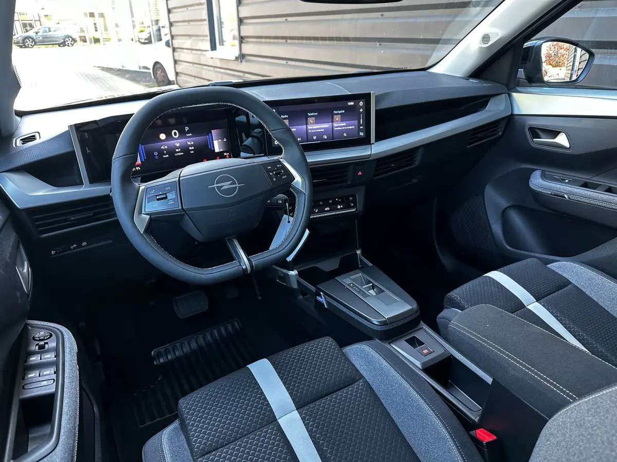 1.2 Turbo Hybrid GS | STUUR, STOEL EN VOORRUITVERWARMING| DODEHOEK DETECTIE| CAMERA + SENSOREN| NAVIGATIE + APPLE CARPLAY/ANDROID AUTO|