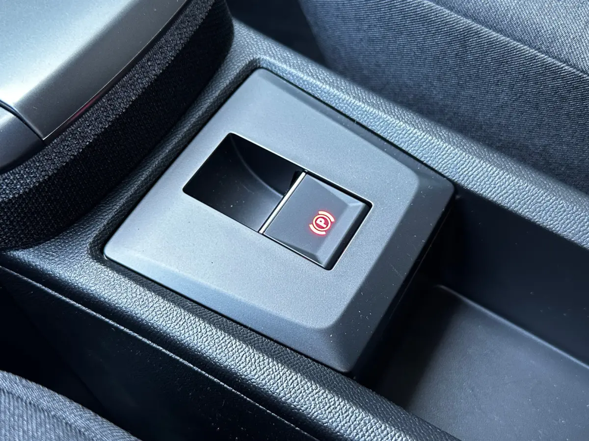 1.2 Turbo Hybrid GS | STUUR, STOEL EN VOORRUITVERWARMING| DODEHOEK DETECTIE| CAMERA + SENSOREN| NAVIGATIE + APPLE CARPLAY/ANDROID AUTO|