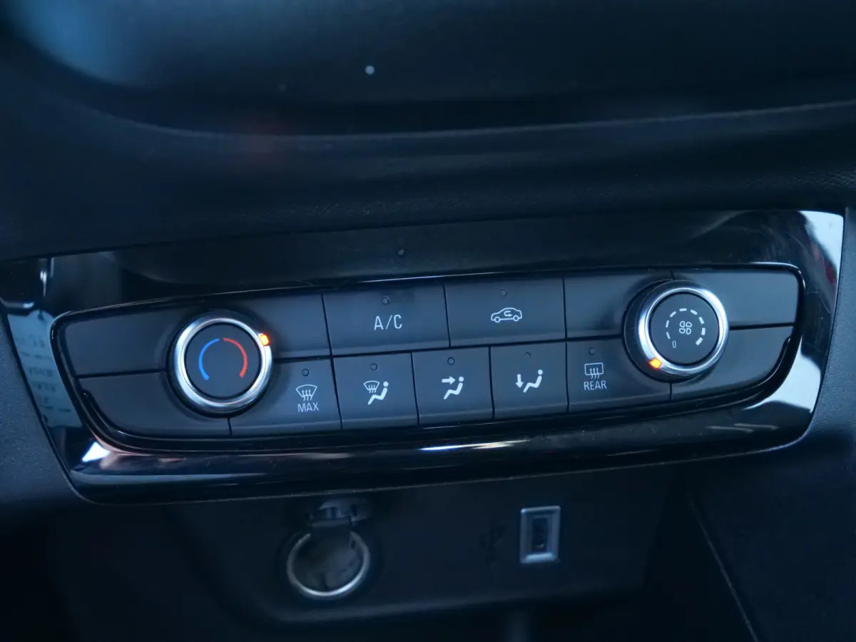 1.2 Turbo Hybrid GS 100 Pk Automaat Apple Carplay / DAB / Camera / PDC