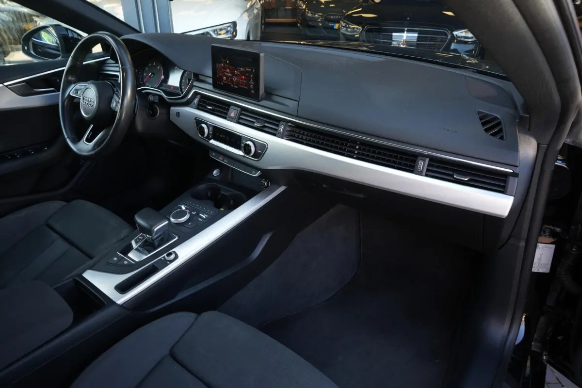 2.0 TFSI MHEV Sport Brake assist Cruise control 18"L.M. Stuurwiel multifunctioneel Armsteun