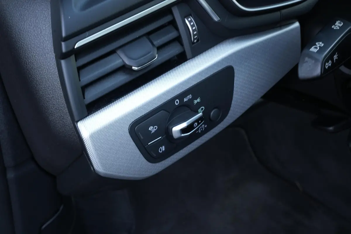 2.0 TFSI MHEV Sport Brake assist Cruise control 18"L.M. Stuurwiel multifunctioneel Armsteun