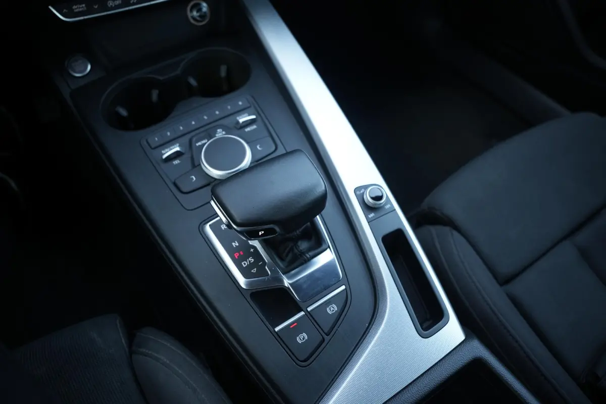 2.0 TFSI MHEV Sport Brake assist Cruise control 18"L.M. Stuurwiel multifunctioneel Armsteun