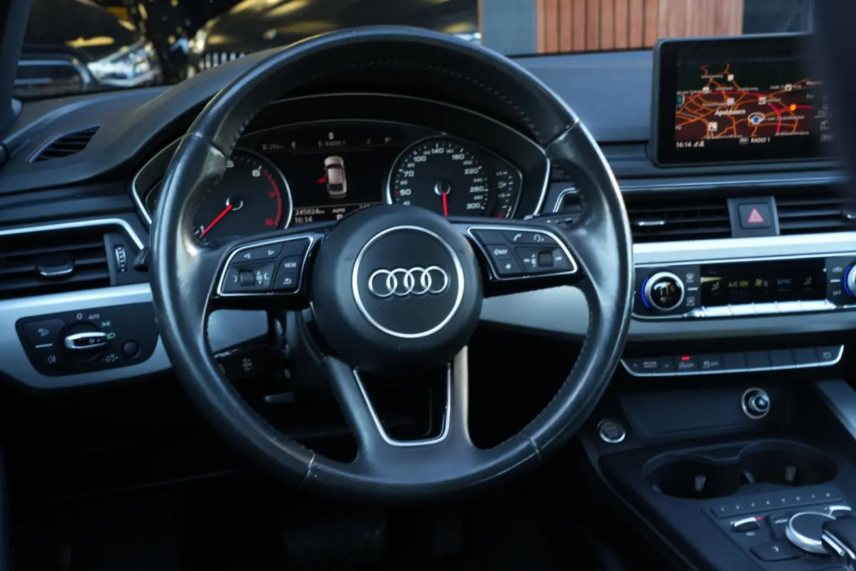 2.0 TFSI MHEV Sport Brake assist Cruise control 18"L.M. Stuurwiel multifunctioneel Armsteun