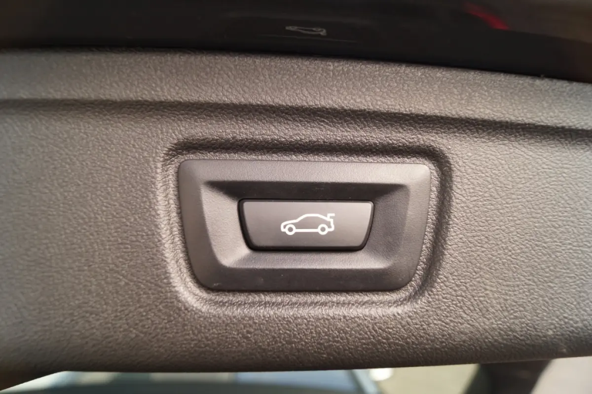 318i High Executive Edition -LEER-CAM-NAVI-