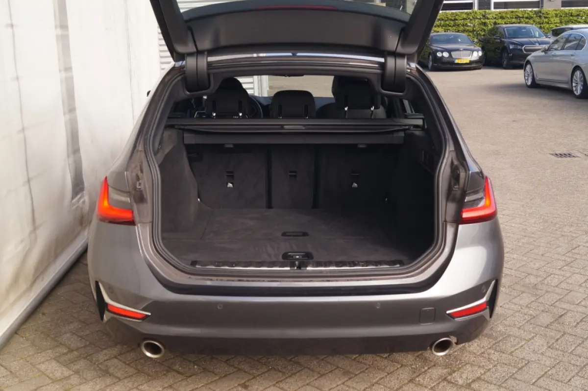 318i High Executive Edition -LEER-CAM-NAVI-