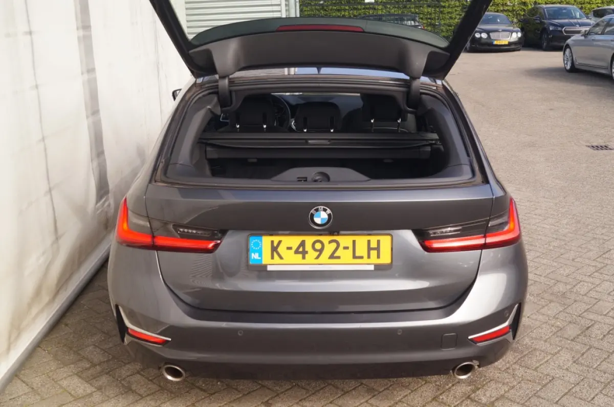 318i High Executive Edition -LEER-CAM-NAVI-