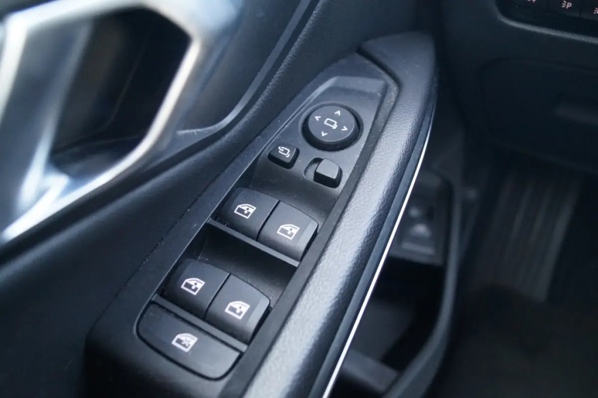 318i High Executive Edition -LEER-CAM-NAVI-