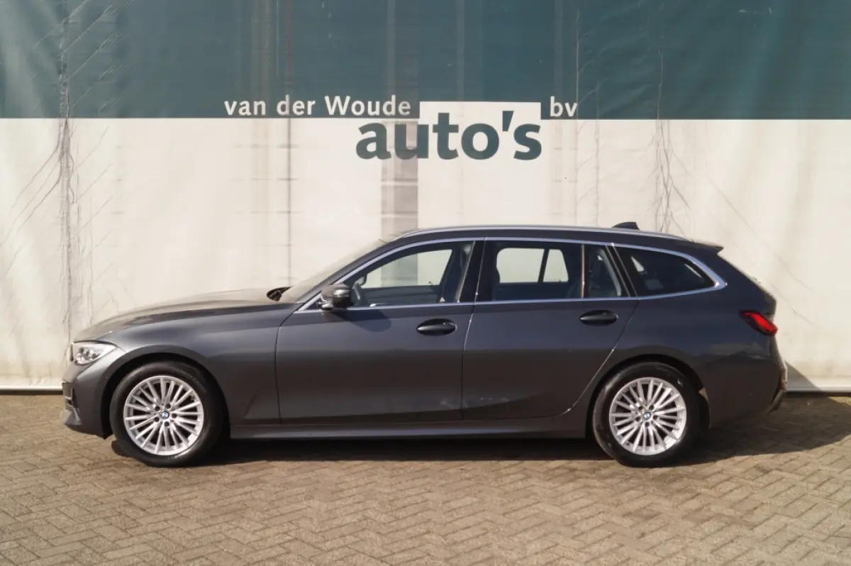 318i High Executive Edition -LEER-CAM-NAVI-