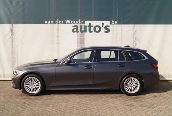 318i High Executive Edition -LEER-CAM-NAVI-