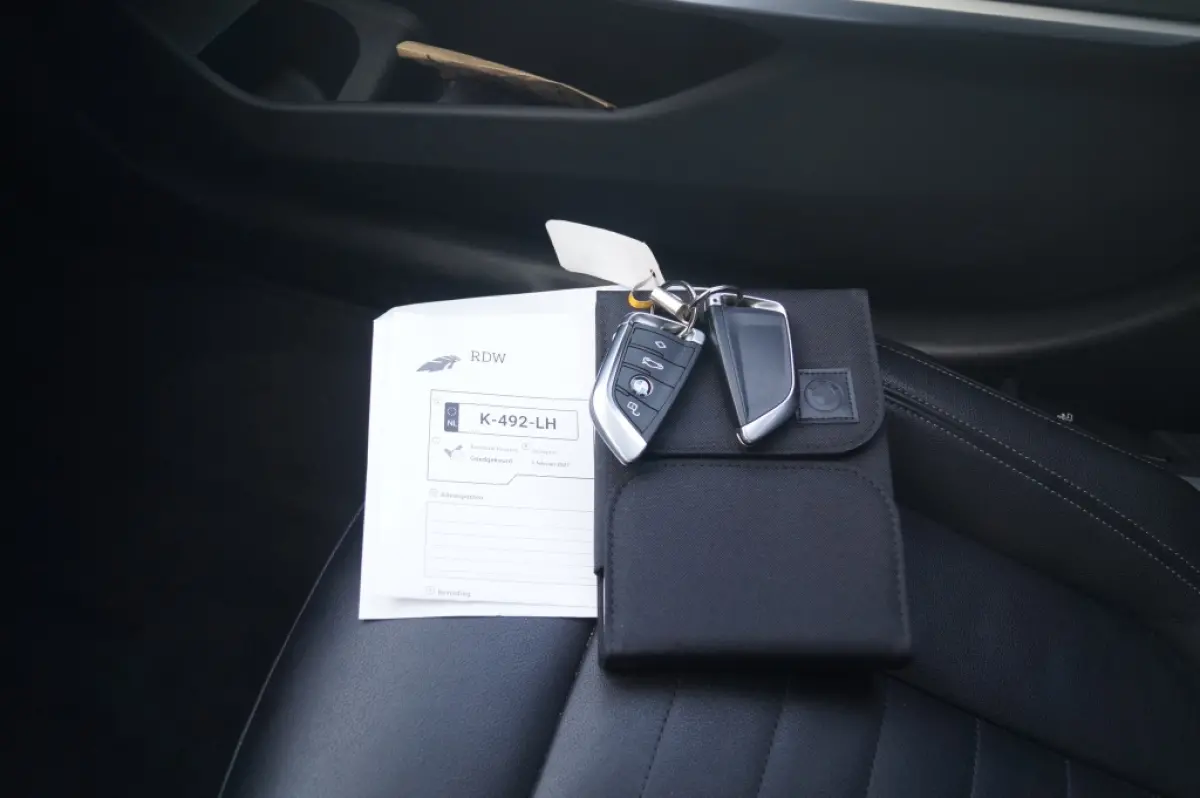 318i High Executive Edition -LEER-CAM-NAVI-