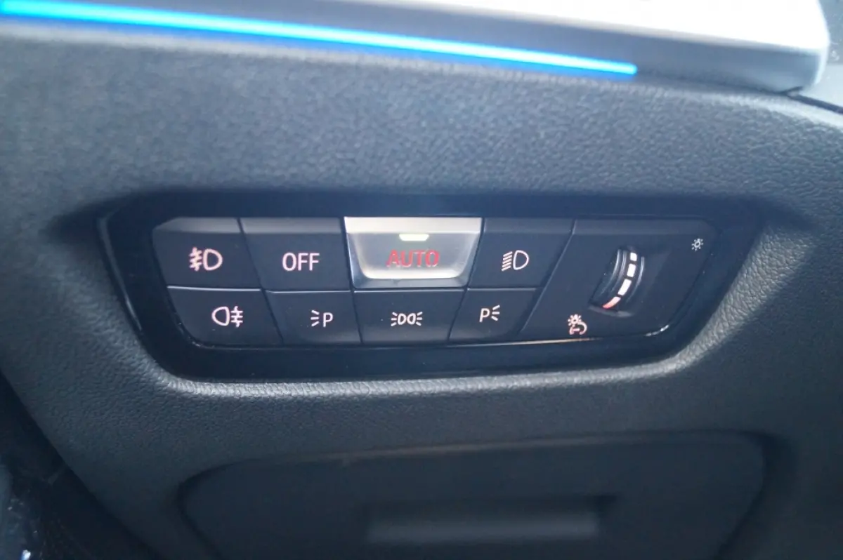 318i High Executive Edition -LEER-CAM-NAVI-
