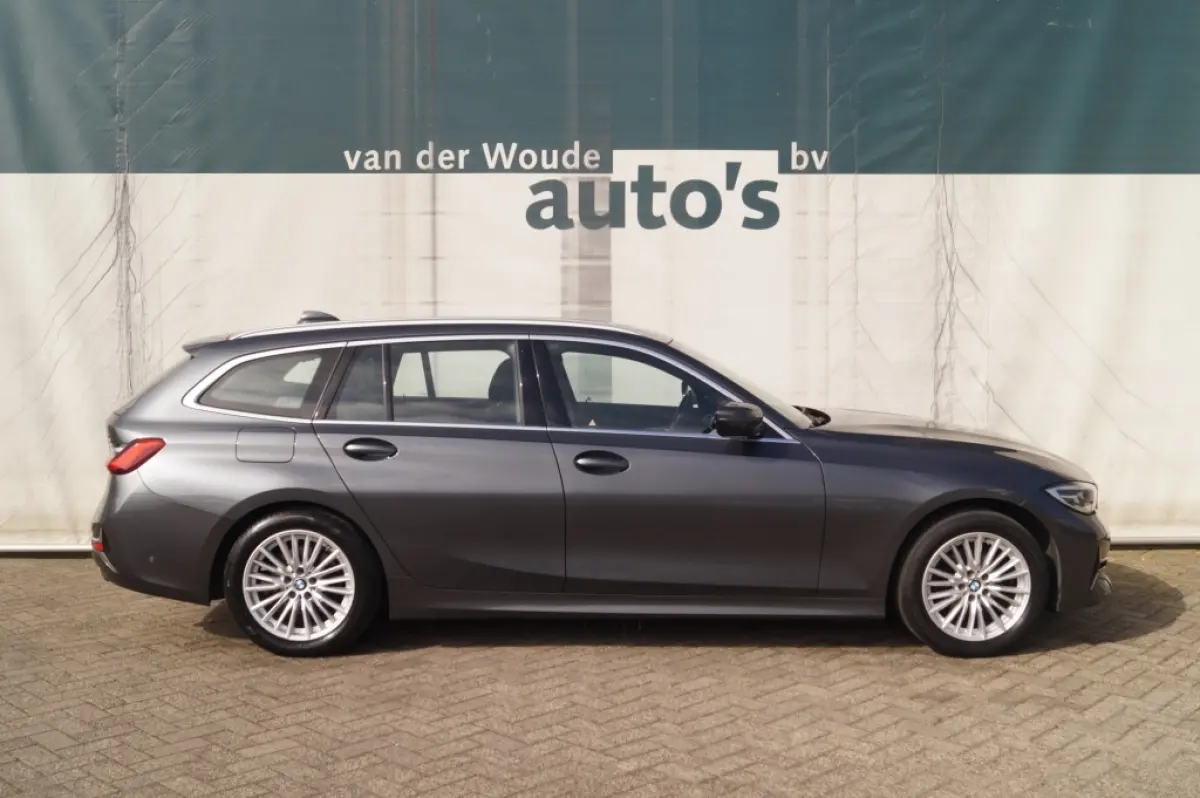318i High Executive Edition -LEER-CAM-NAVI-