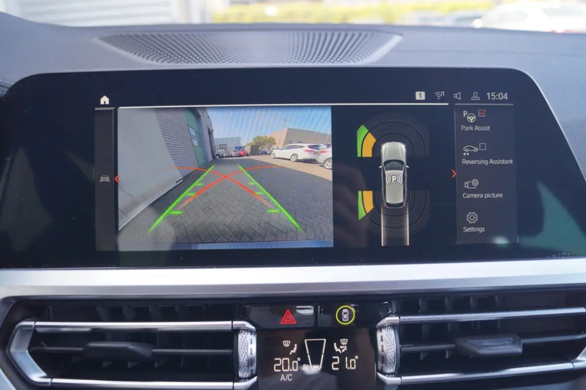 318i High Executive Edition -LEER-CAM-NAVI-
