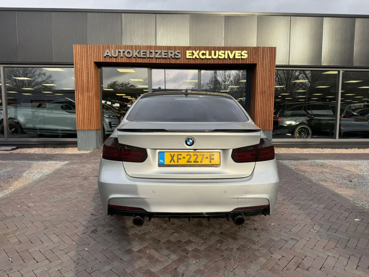 335i xDrive High Executive M-Pakket, Head-up, Akrapovic, Alcantara, Camera, etc etc