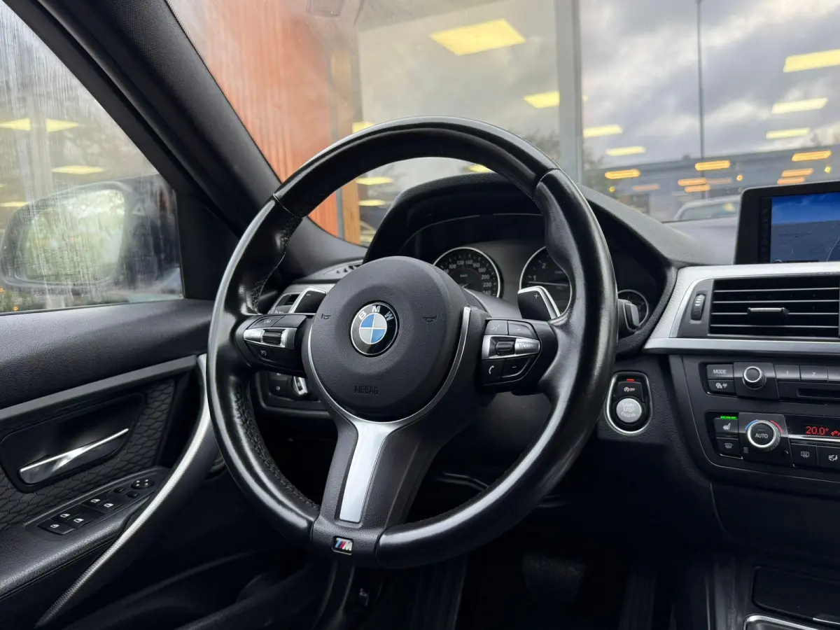 335i xDrive High Executive M-Pakket, Head-up, Akrapovic, Alcantara, Camera, etc etc