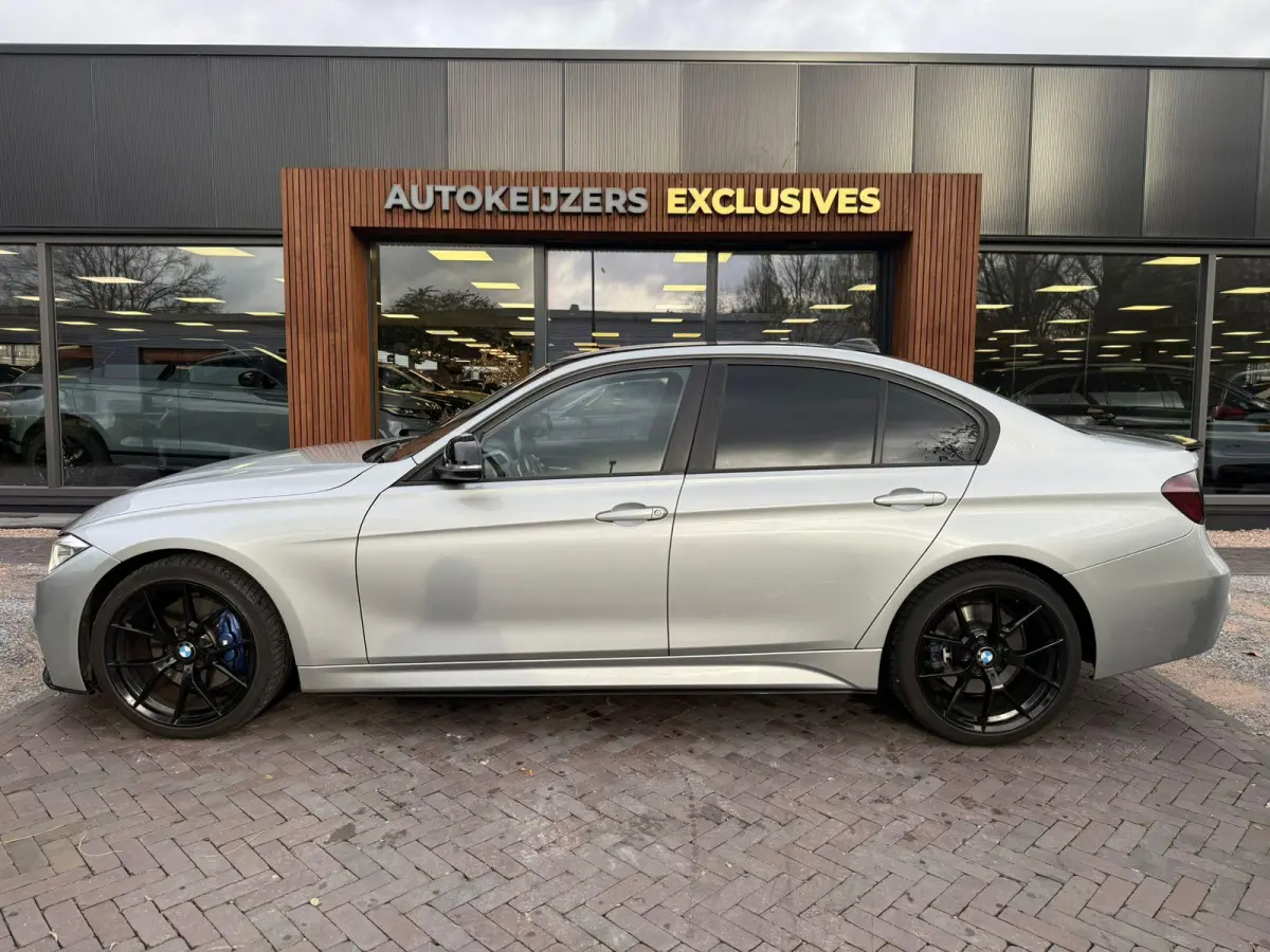 335i xDrive High Executive M-Pakket, Head-up, Akrapovic, Alcantara, Camera, etc etc