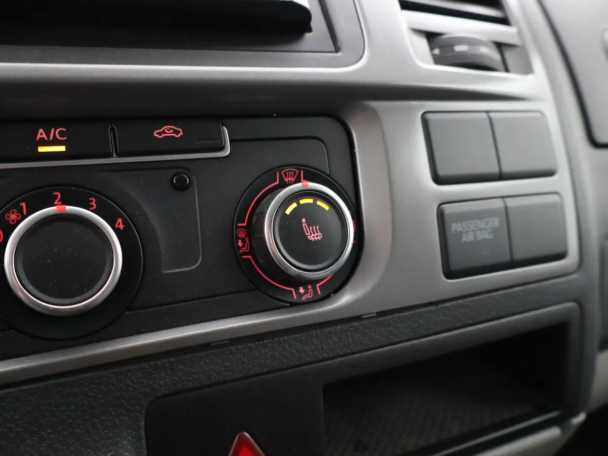 2.0 TDI 140 PK DSG L2H1 E.C. + LEDER | LMV | XENON | APPLE CARPLAY | STOELVERWARMING