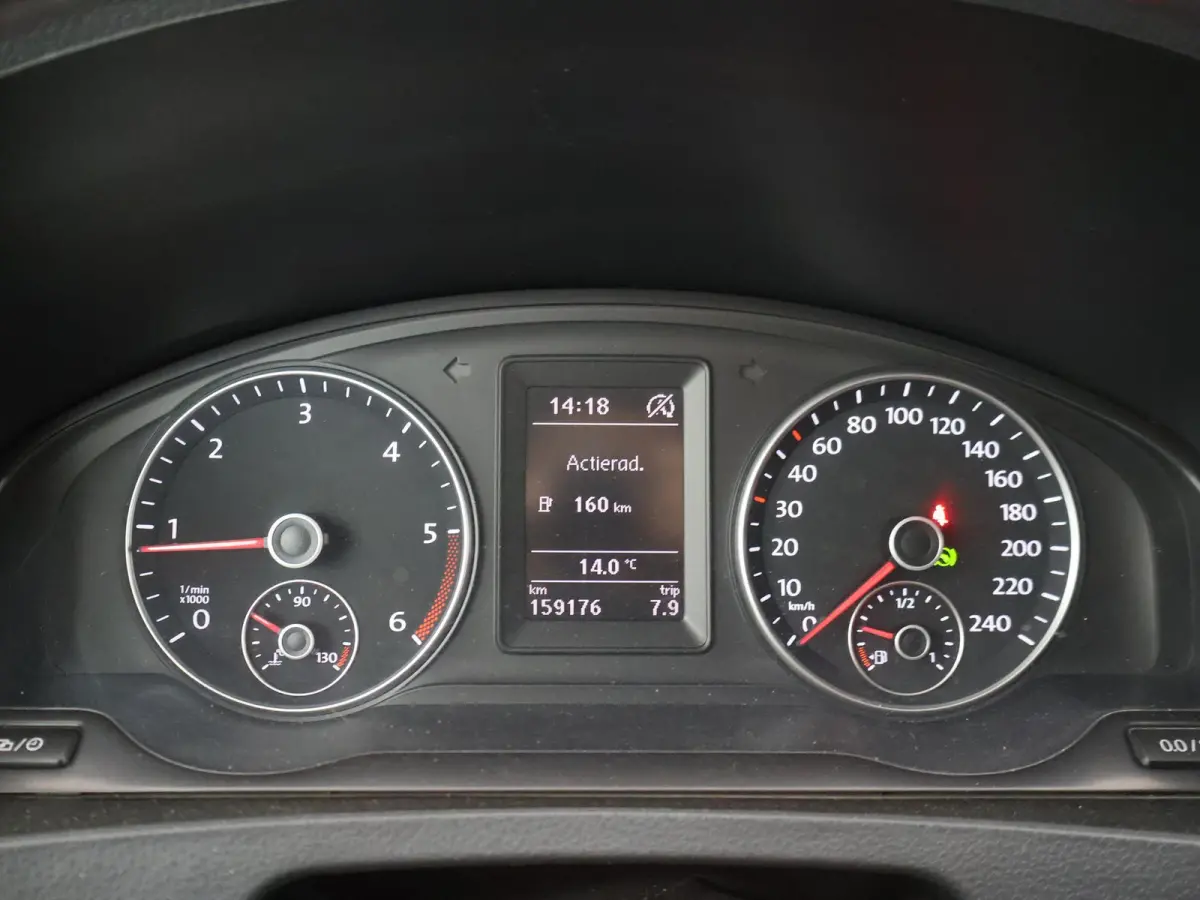2.0 TDI 140 PK DSG L2H1 E.C. + LEDER | LMV | XENON | APPLE CARPLAY | STOELVERWARMING