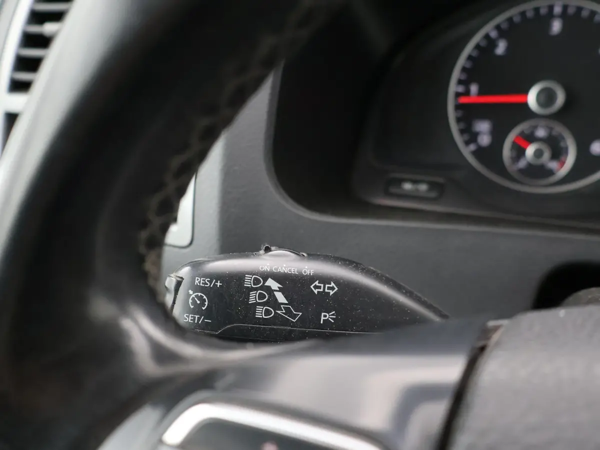 2.0 TDI 140 PK DSG L2H1 E.C. + LEDER | LMV | XENON | APPLE CARPLAY | STOELVERWARMING