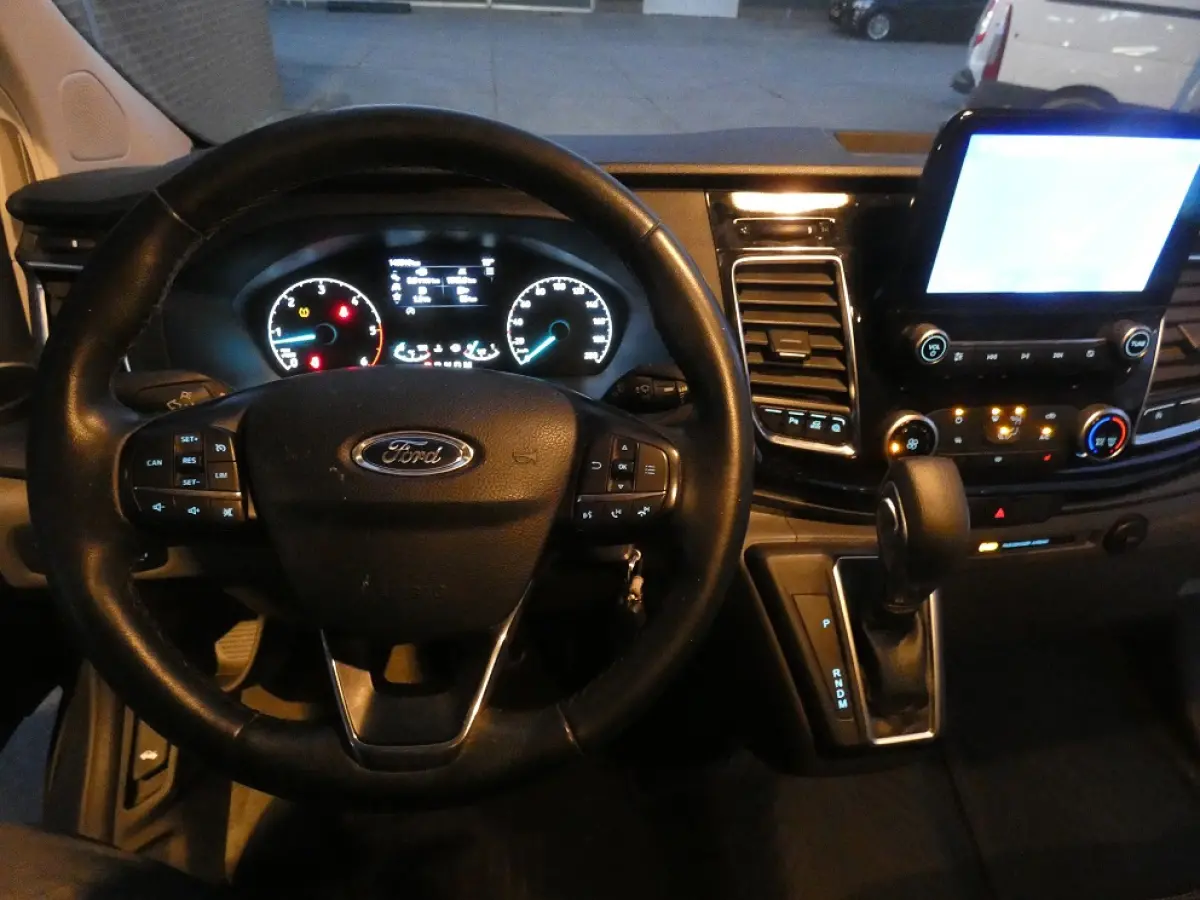 320 2.0 TDCI L2H1 Sport* navi/cam*xenon*