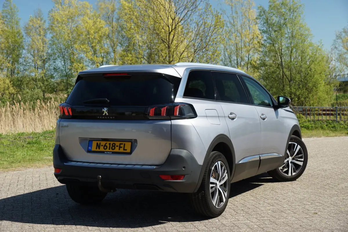 1.2 PureTech Blue Lease Allure | Gris Artense | Carplay/Camera/LED/Elek.achterklep/Half-leder - Top!