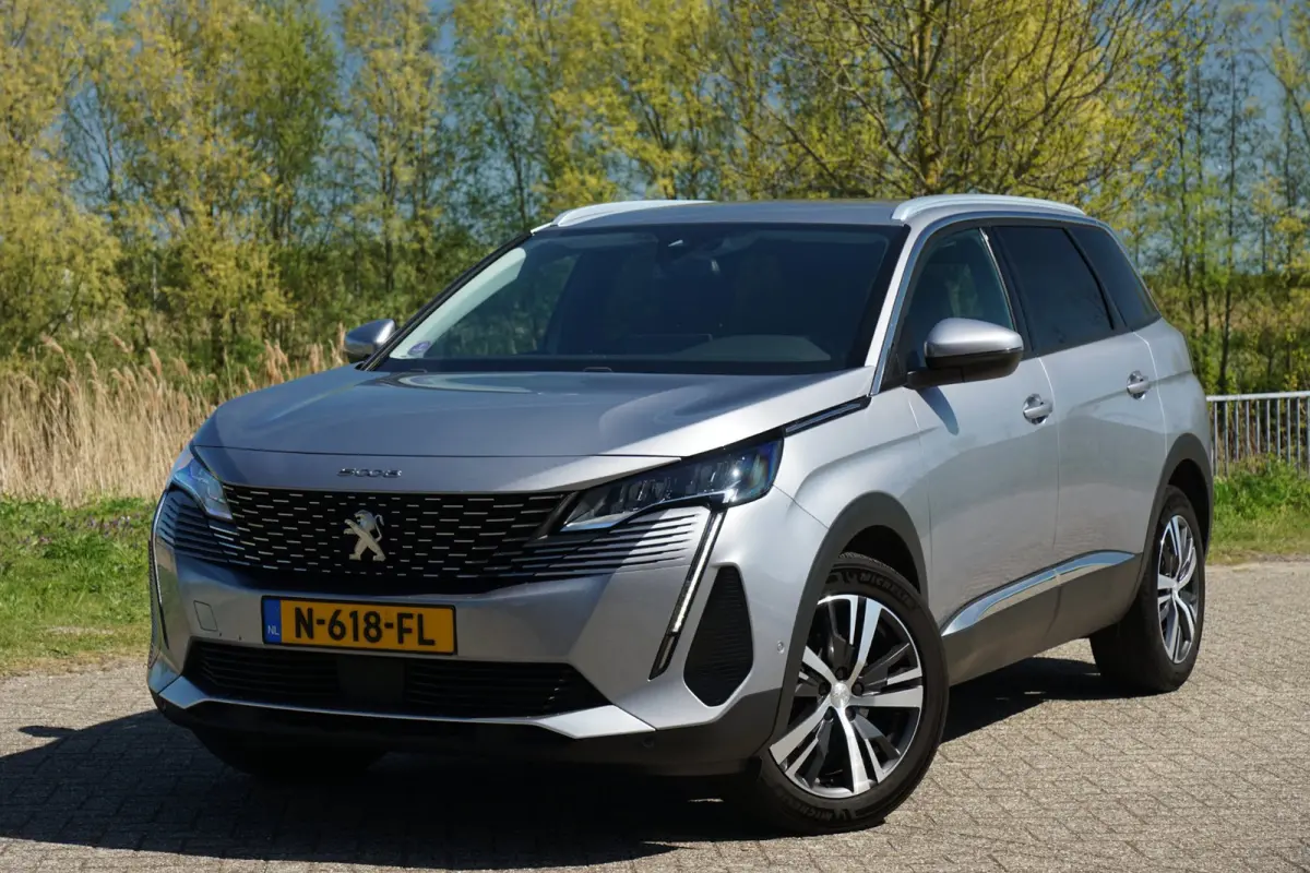1.2 PureTech Blue Lease Allure | Gris Artense | Carplay/Camera/LED/Elek.achterklep/Half-leder - Top!