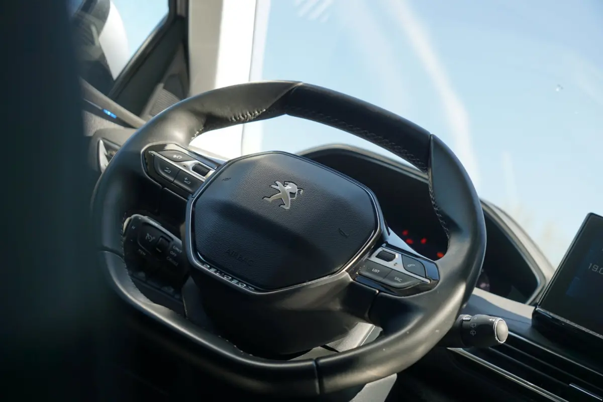 1.2 PureTech Blue Lease Allure | Gris Artense | Carplay/Camera/LED/Elek.achterklep/Half-leder - Top!