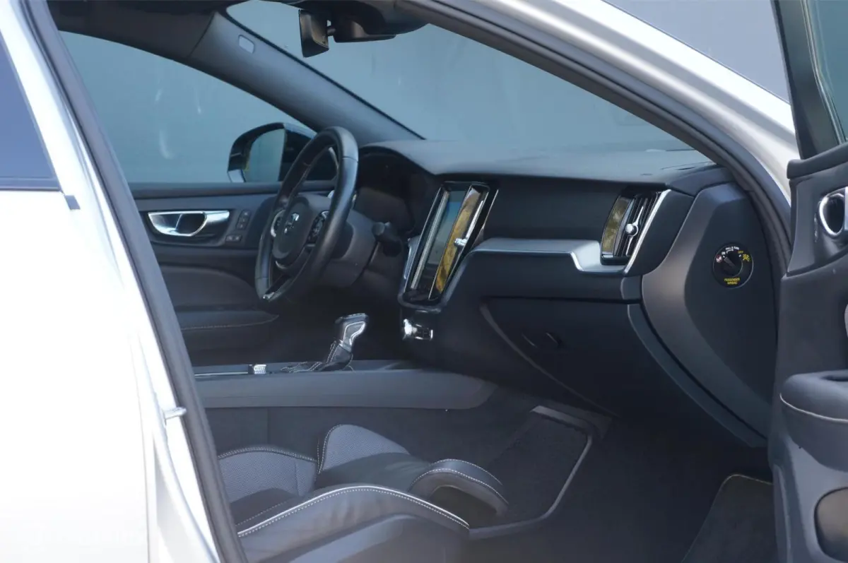 2.0 T4 R-Design Aut Navi Ad.Cruise Apple/Android !