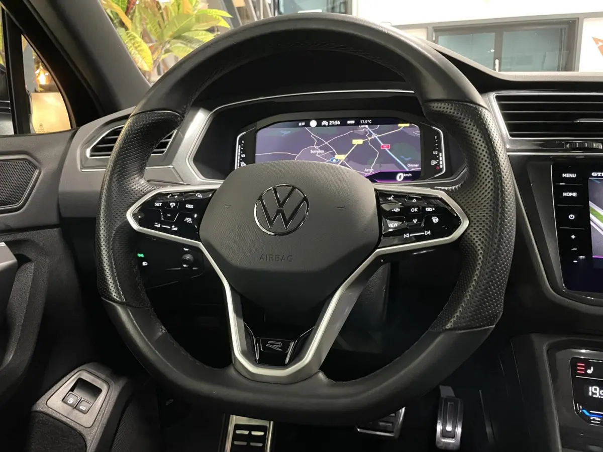 1.4 TSI eHybrid R-Line Black Style/ 360 Cam/ Pano/ Keyless/ HuD/ Trekhaak