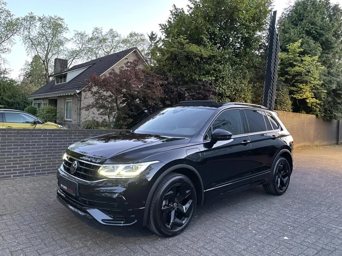 1.4 TSI eHybrid R-Line Black Style/ 360 Cam/ Pano/ Keyless/ HuD/ Trekhaak