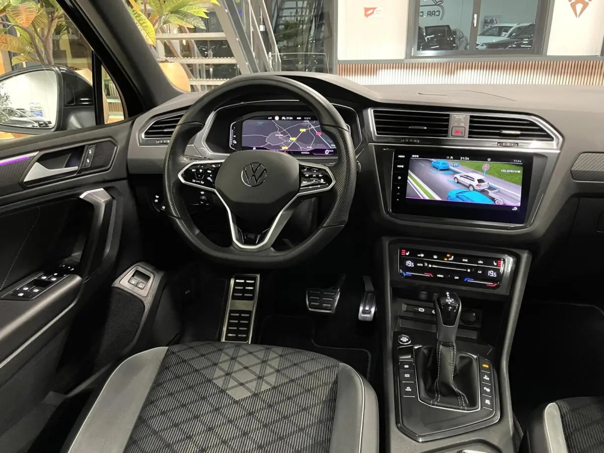 1.4 TSI eHybrid R-Line Black Style/ 360 Cam/ Pano/ Keyless/ HuD/ Trekhaak