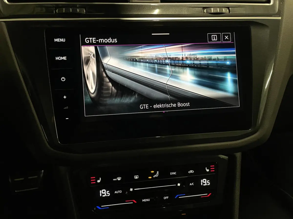 1.4 TSI eHybrid R-Line Black Style/ 360 Cam/ Pano/ Keyless/ HuD/ Trekhaak