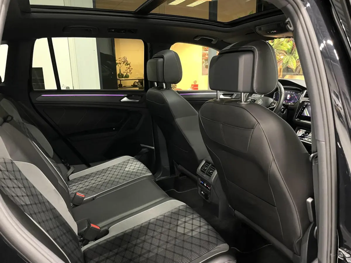 1.4 TSI eHybrid R-Line Black Style/ 360 Cam/ Pano/ Keyless/ HuD/ Trekhaak