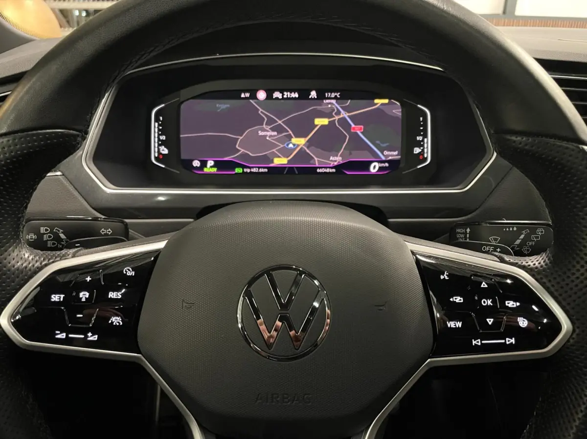 1.4 TSI eHybrid R-Line Black Style/ 360 Cam/ Pano/ Keyless/ HuD/ Trekhaak